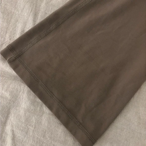 Aritzia TNAction High-Waist Flare Leggings in Taupe - Picture 5 of 5
